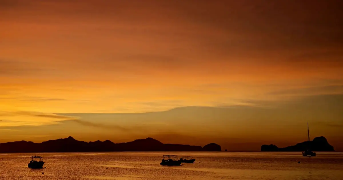 Siargao vs El Nido: Which One Should You Visit?